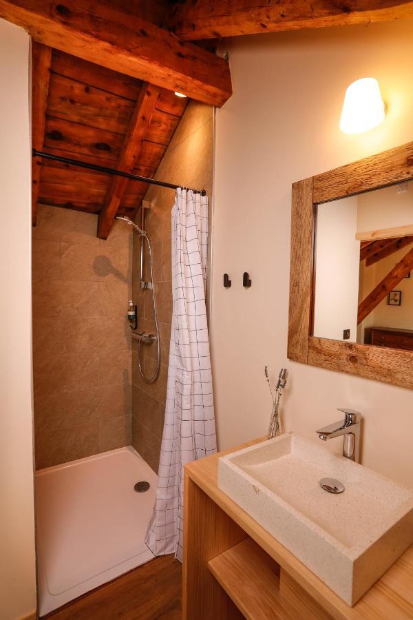 Domaine Agricole Cotzé / Casa rural Enveitg Esterno foto
